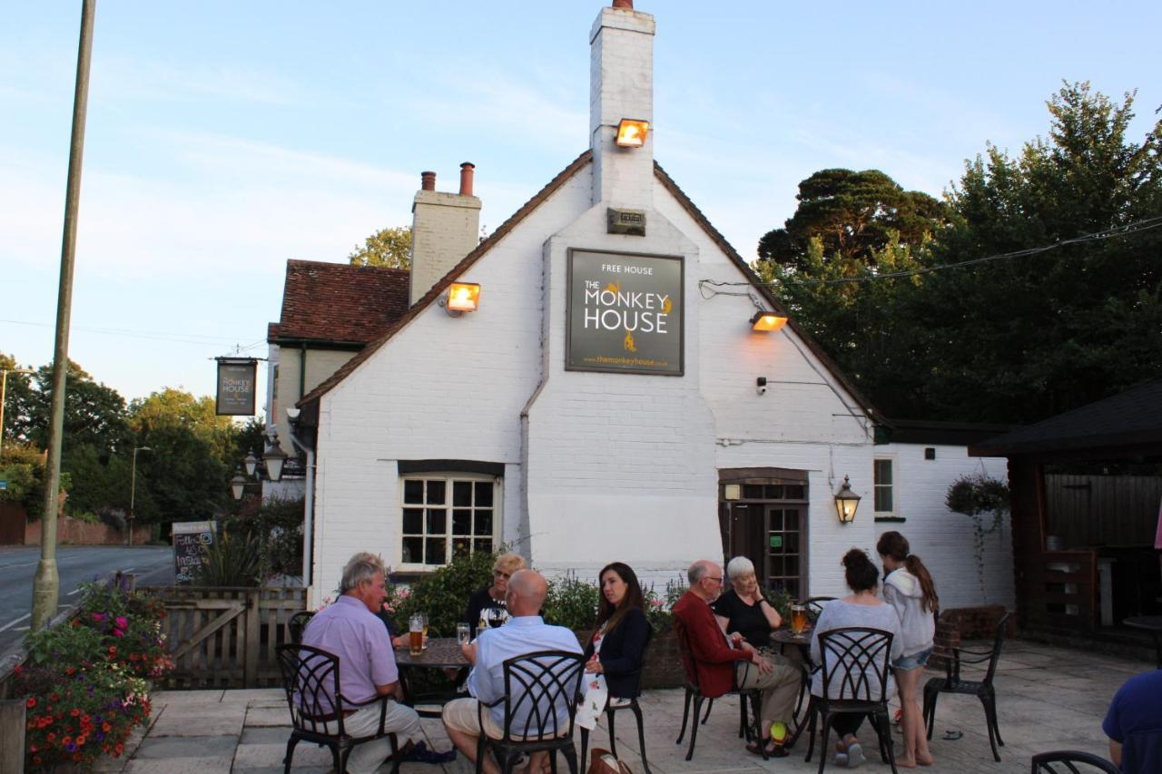 Monkey Brewhouse Otel Lymington Dış mekan fotoğraf